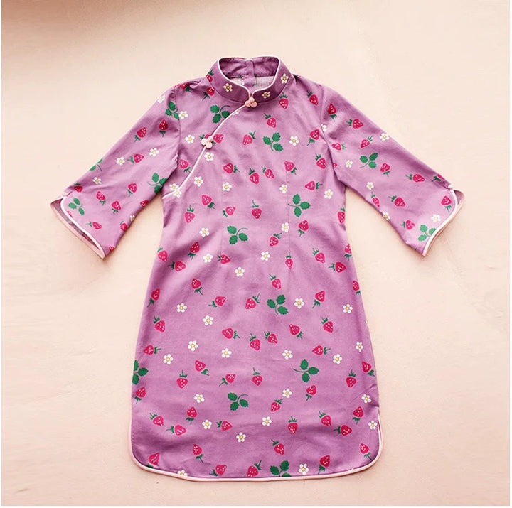 MID SLEEVE STRAWBERRY PRINT DRESS IN PURPLE