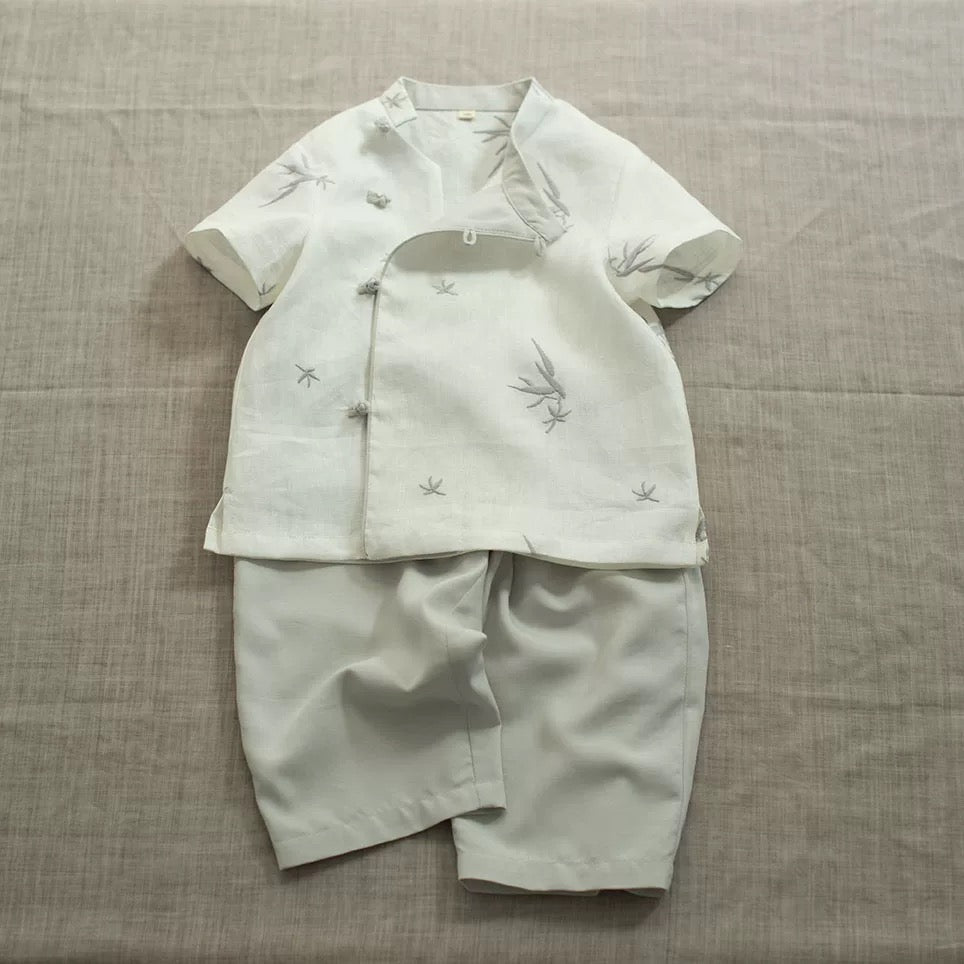 SHORT SLEEVE LINEN SIDE PANKOU TOP WITH BAMBOO EMBROIDERY
