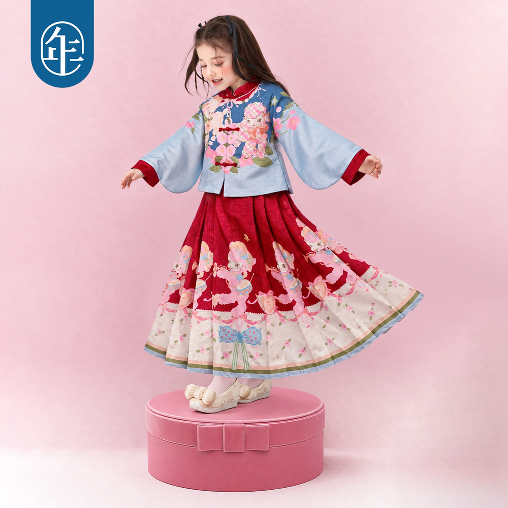 Lamb Print Ming-Style Hanfu Mamian Set 小羊明制马面裙汉服套装