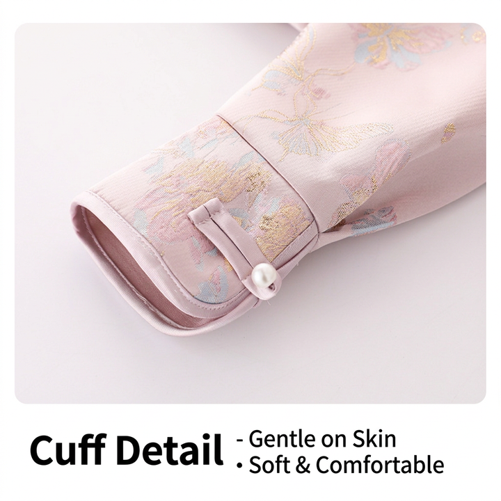 Cuff detail in English