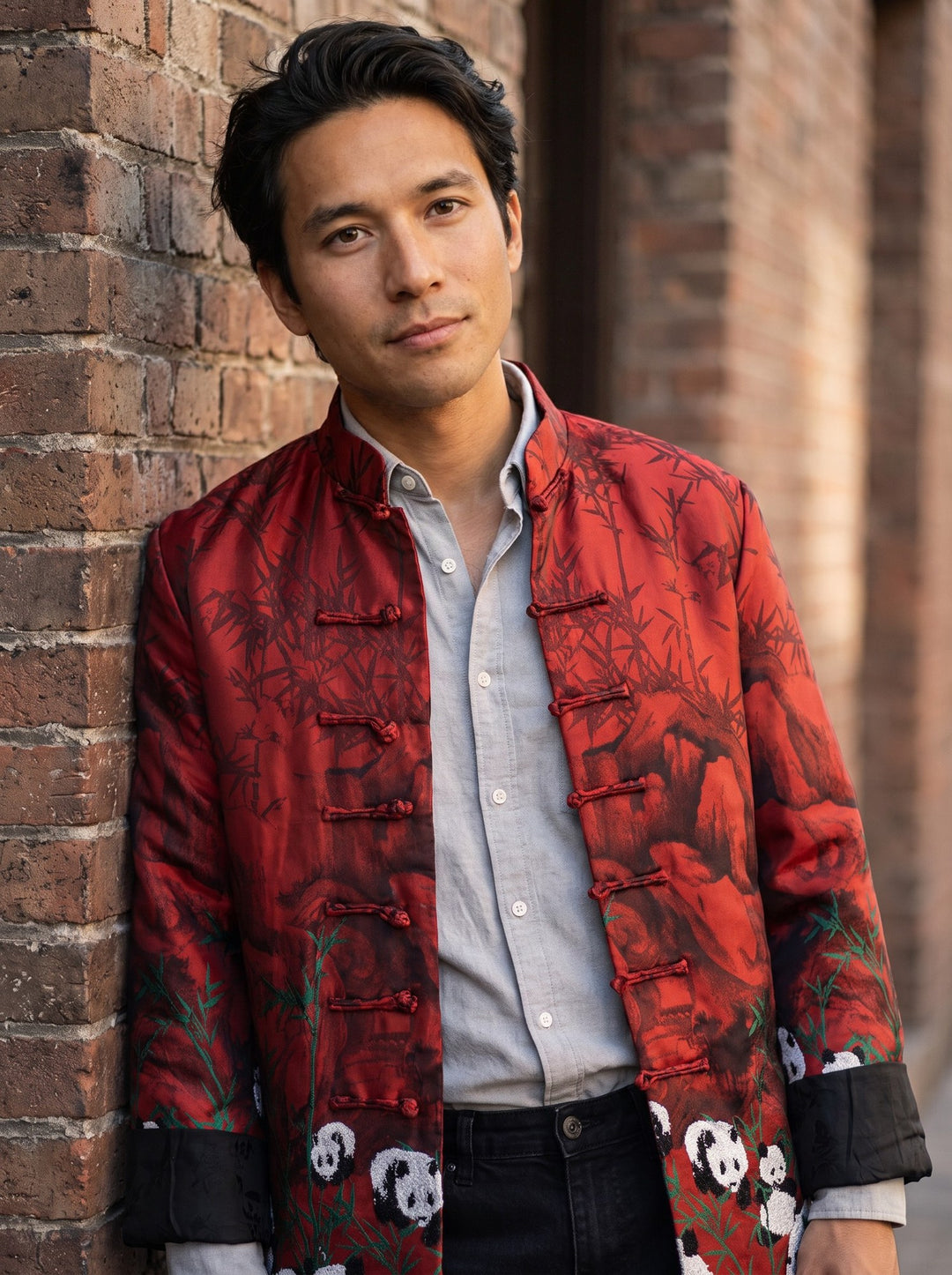 Panda Bamboo Tang Jacket 熊猫竹韵唐装外套 – model photo