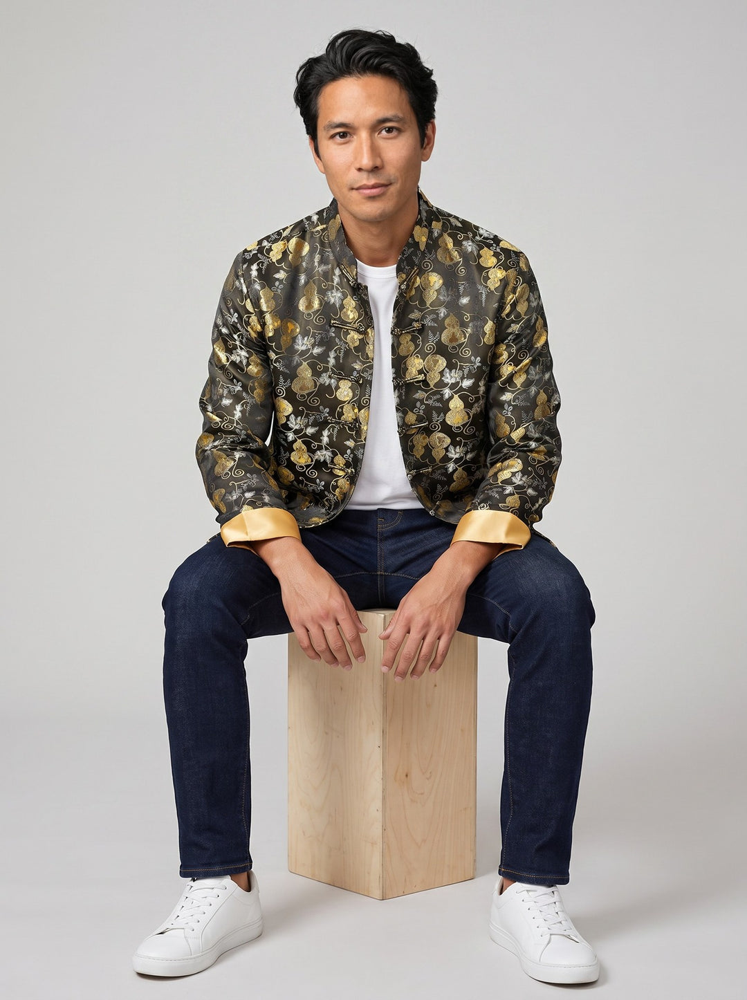 Golden Gourd Jacquard Tang Jacket 金丝葫芦提花唐装外套 – model photo