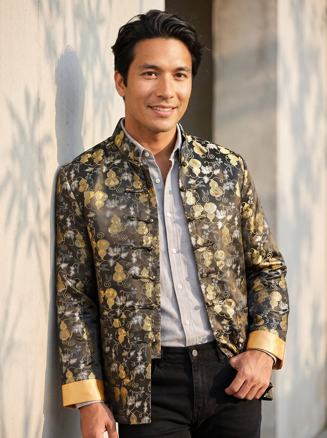 Golden Gourd Jacquard Tang Jacket 金丝葫芦提花唐装外套 – model photo