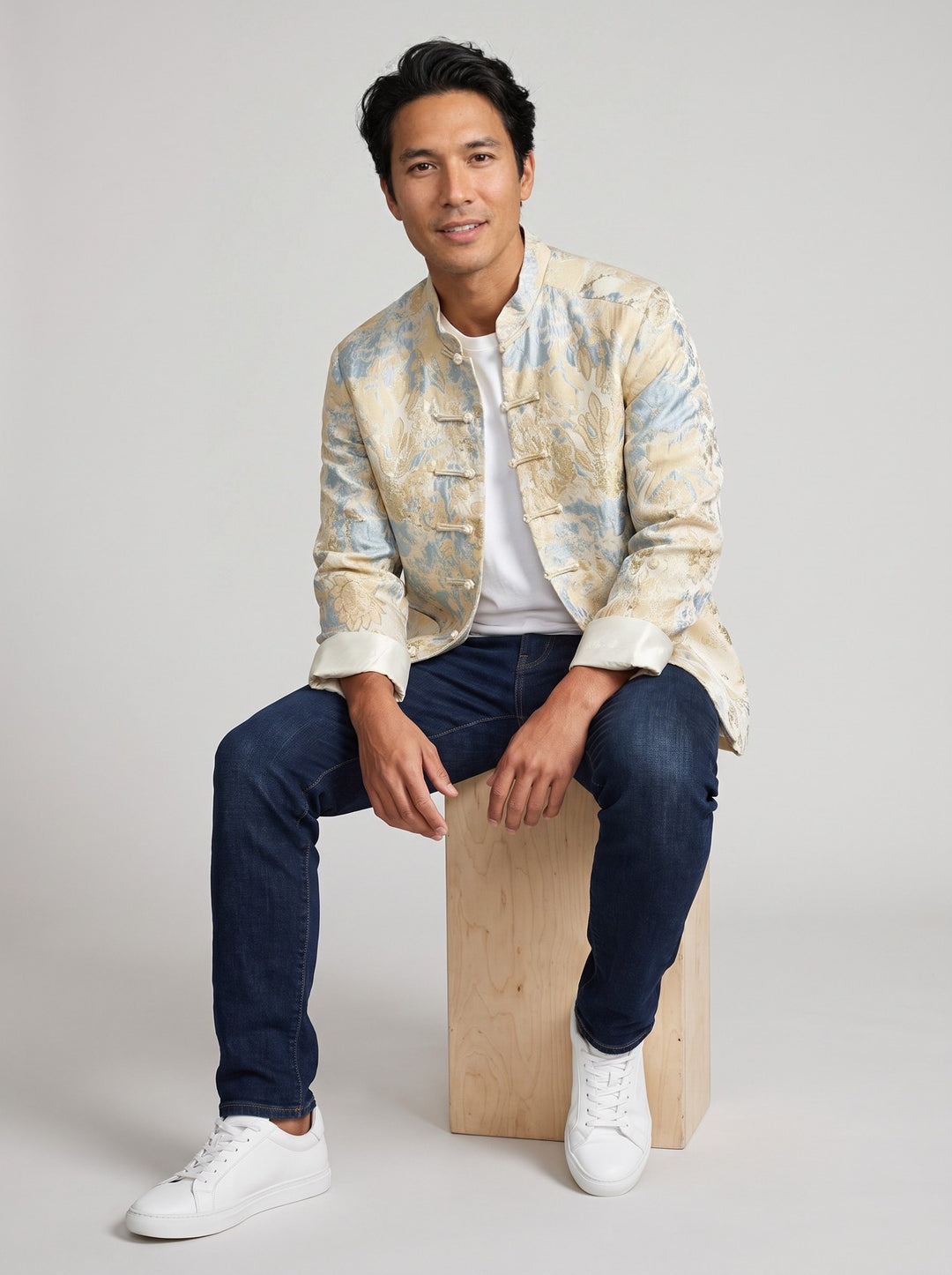 3D Jacquard Tang Jacket 立体提花唐装外套 – model photo