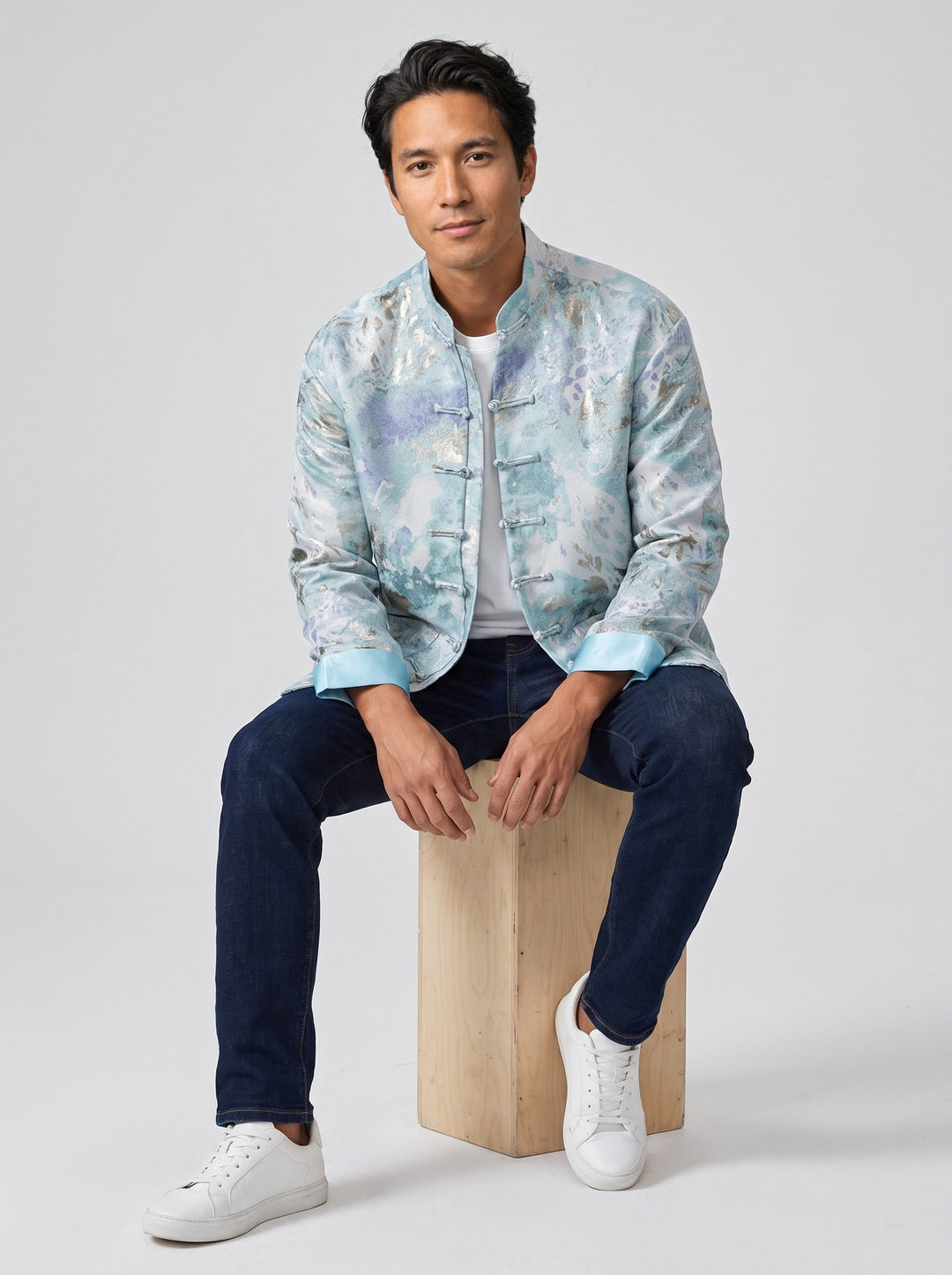 Gold-Thread Contrast Jacquard Tang Jacket 金丝撞色提花唐装外套 – model photo