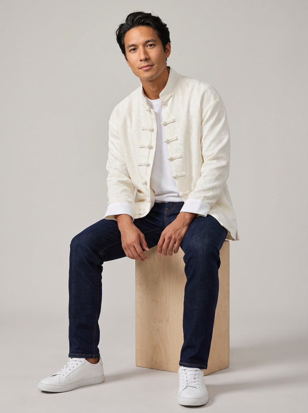 Ivory Jacquard Tang Jacket 白色提花唐装外套 – model photo