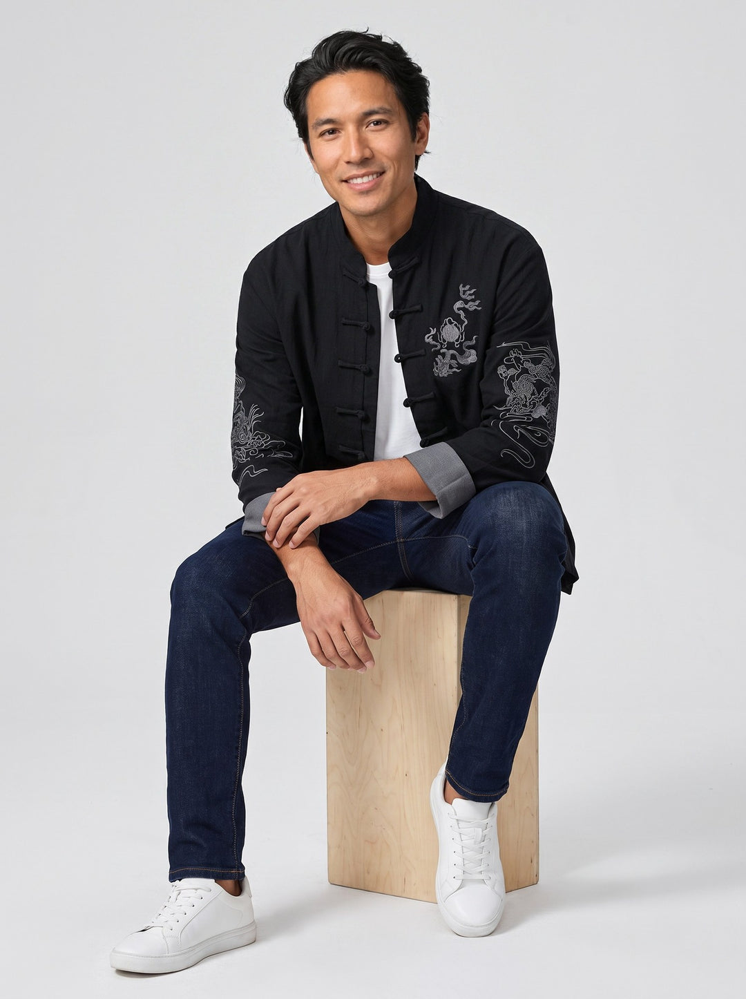 Embroidered Cotton-Linen Tang Jacket 棉麻刺绣唐装外套 – model photo