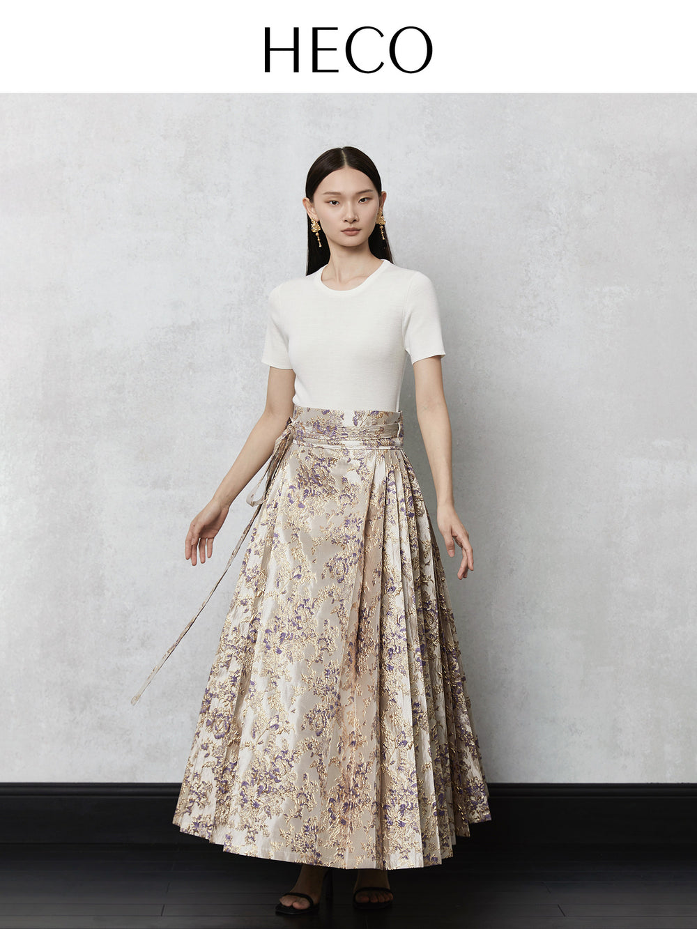 Southern Branch Embossed Gold Mamian Skirt 南枝曲浮雕马面裙
