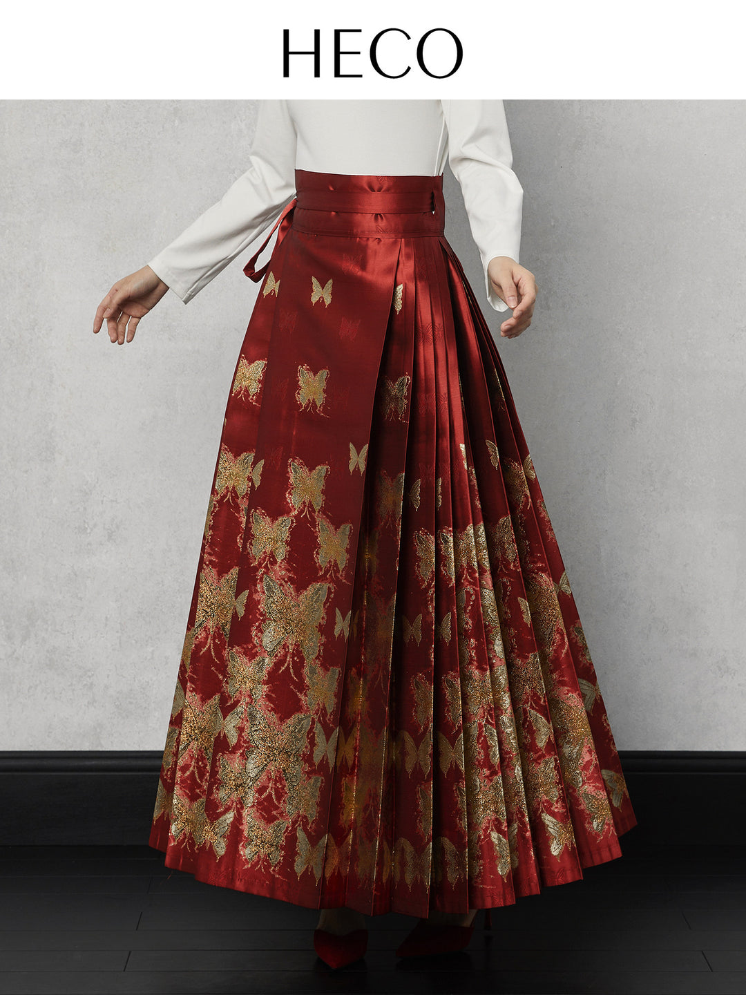 Gold-Foil Butterfly Mamian Skirt 箔金蝶舞织金马面裙 - Red Gold 红金