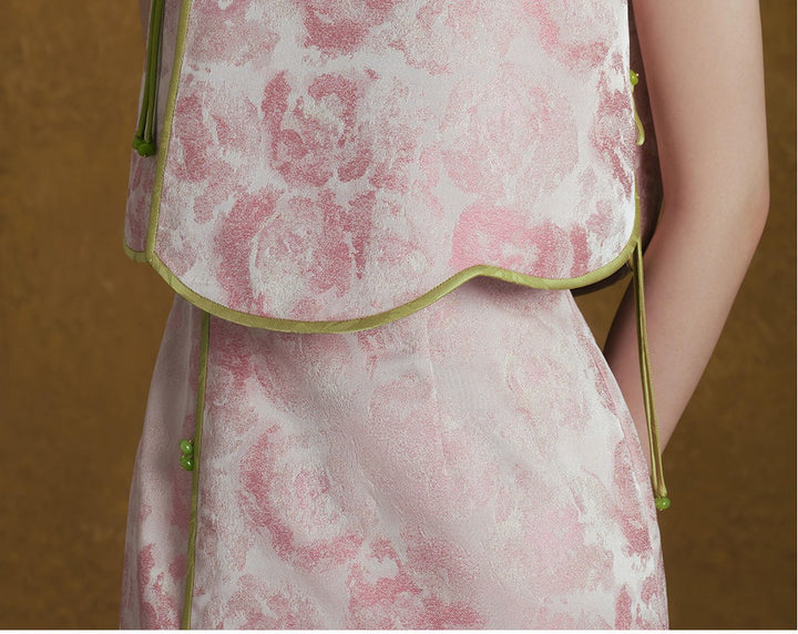 Pink Jacquard Qipao Two-Piece Set 粉色新中式改良旗袍套装 – scalloped hem and slim fit