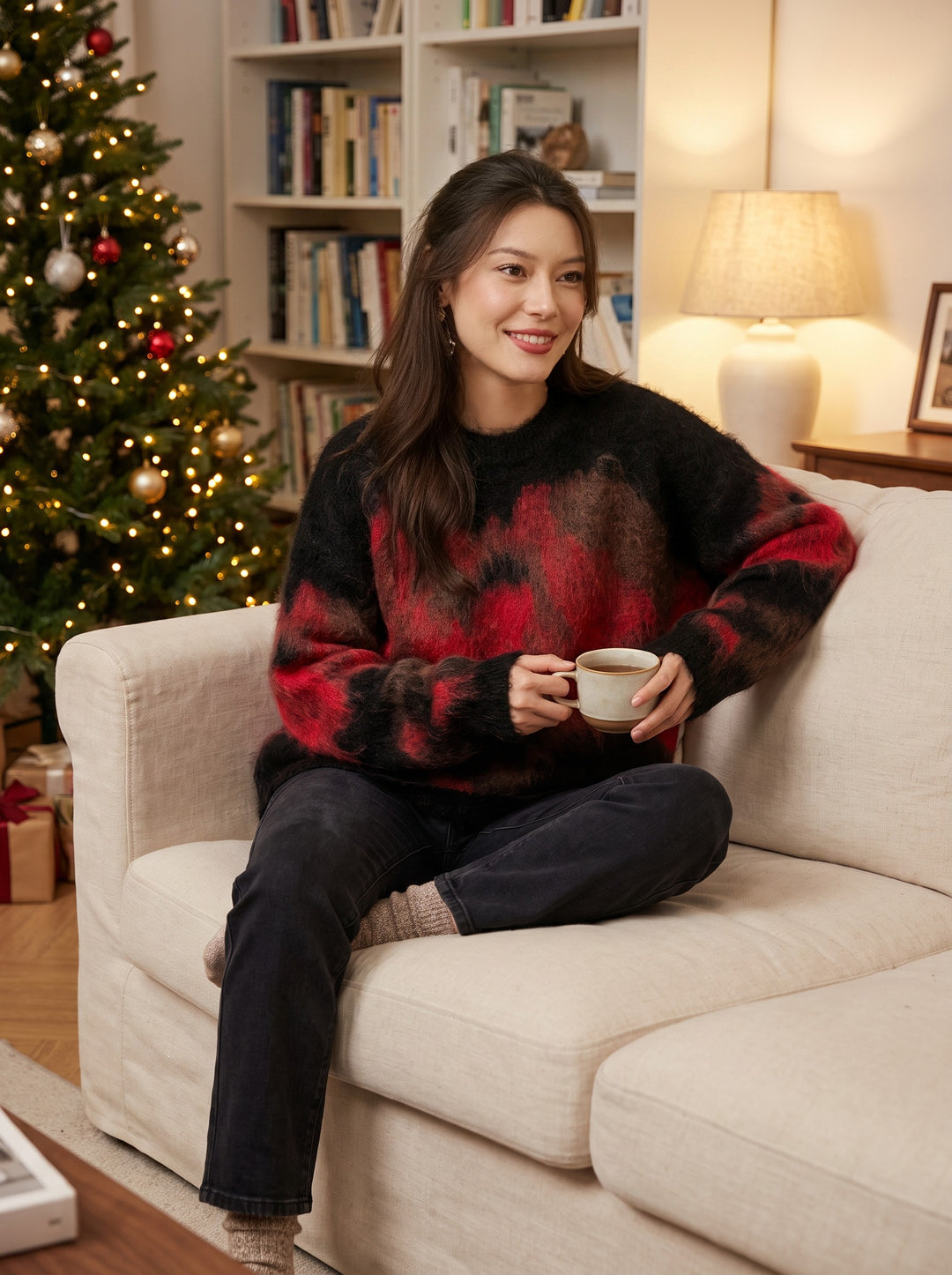 Xu Beihong Galloping Horse Family Sweater 徐悲鸿联名大展鸿图毛衣 – adult Black 成人款-河豚黑 at home