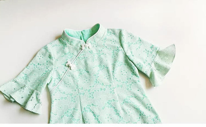 RUFFLE SLEEVE MINT EYELET SHIFT DRESS